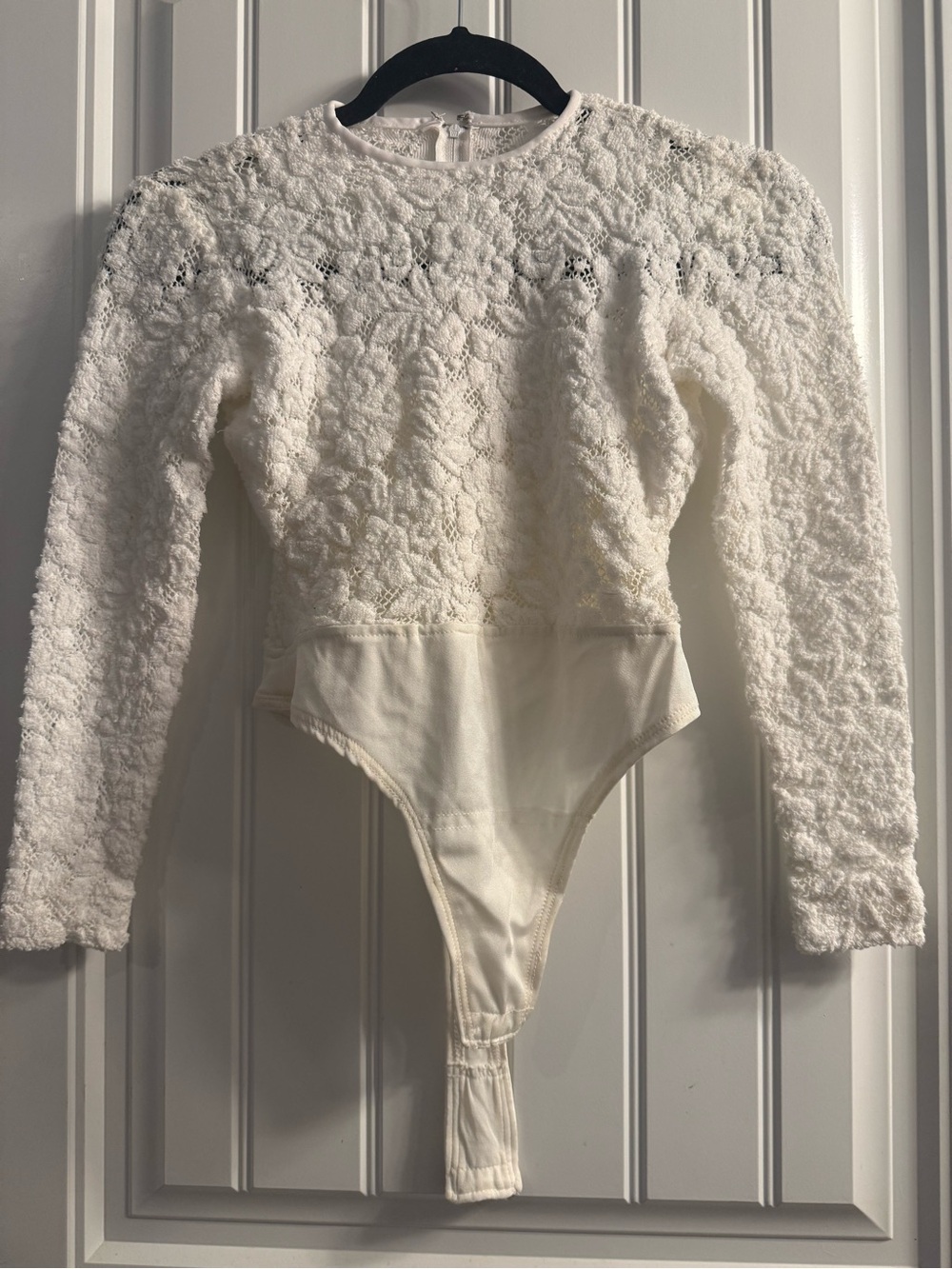 Elegant White Lace Long-Sleeve Bodysuit
